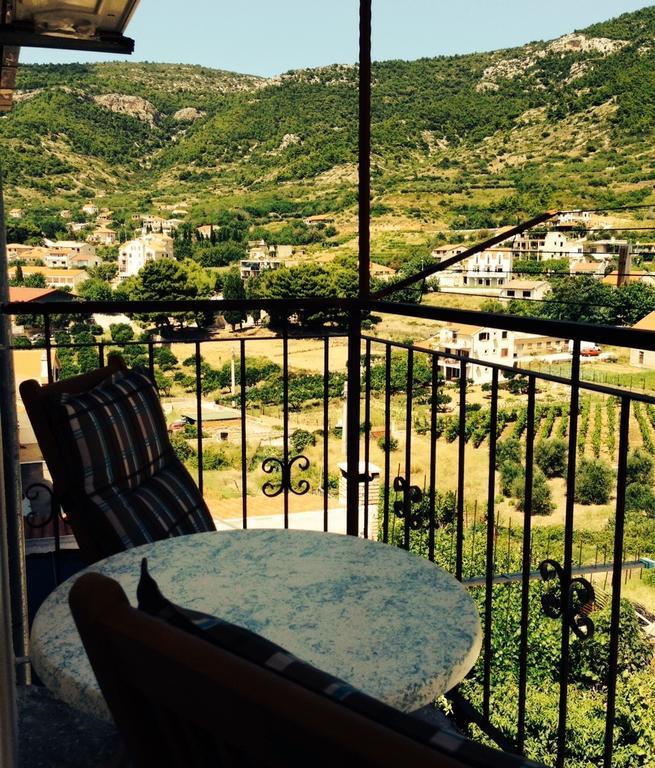 Hill House Marija Apartment Komiza Ngoại thất bức ảnh