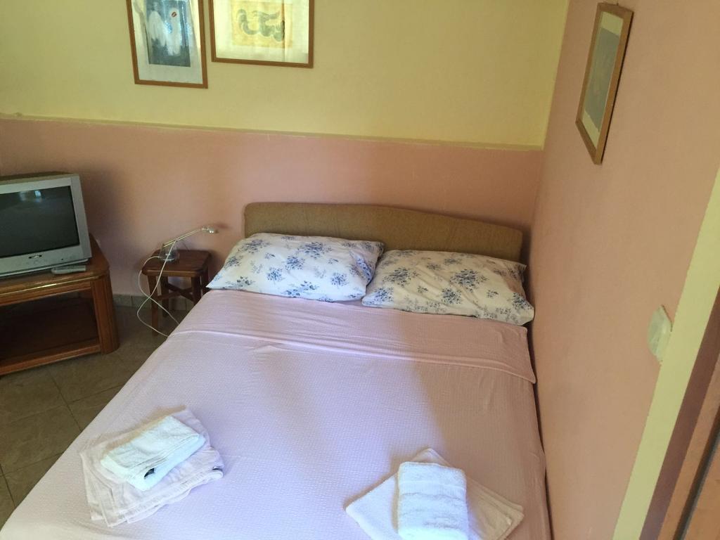 Hill House Marija Apartment Komiza Ngoại thất bức ảnh