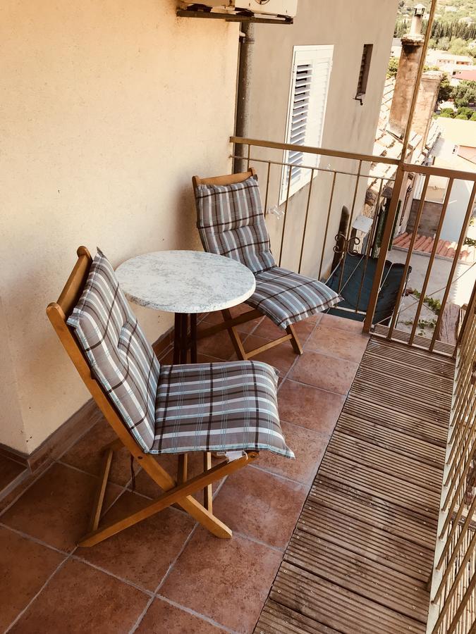 Hill House Marija Apartment Komiza Ngoại thất bức ảnh